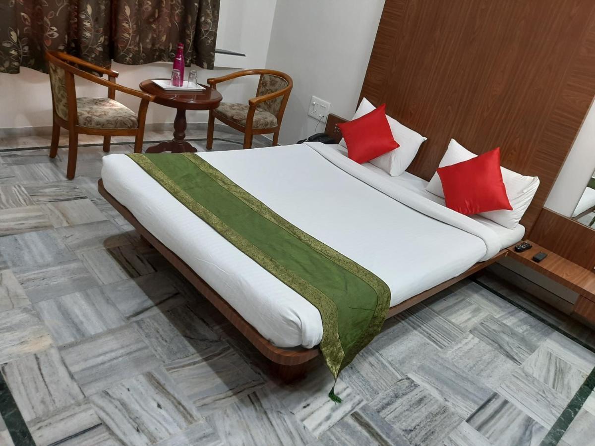 City Palace Hotel होटल सिटी पैलेस Nashik Dış mekan fotoğraf
