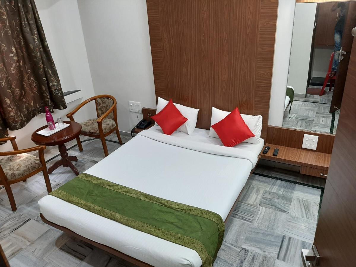City Palace Hotel होटल सिटी पैलेस Nashik Dış mekan fotoğraf