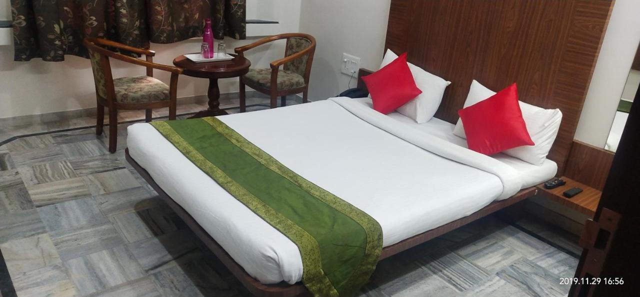 City Palace Hotel होटल सिटी पैलेस Nashik Dış mekan fotoğraf