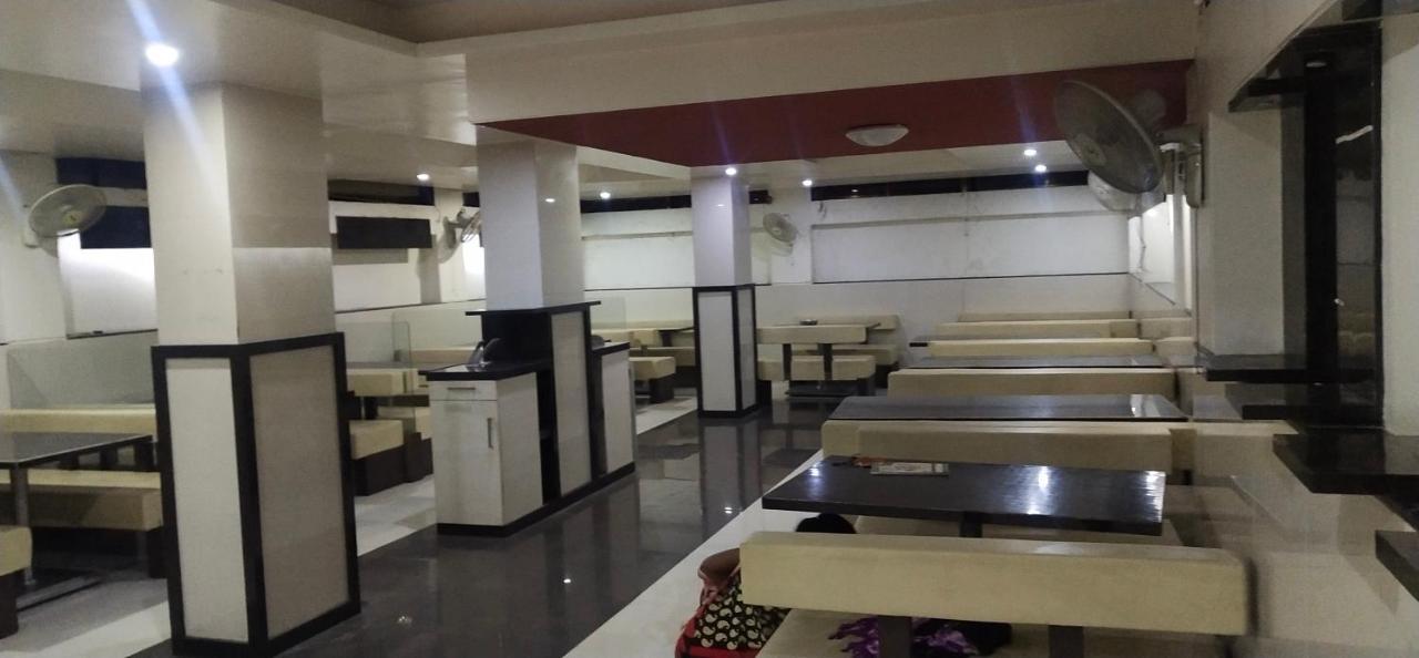 City Palace Hotel होटल सिटी पैलेस Nashik Dış mekan fotoğraf