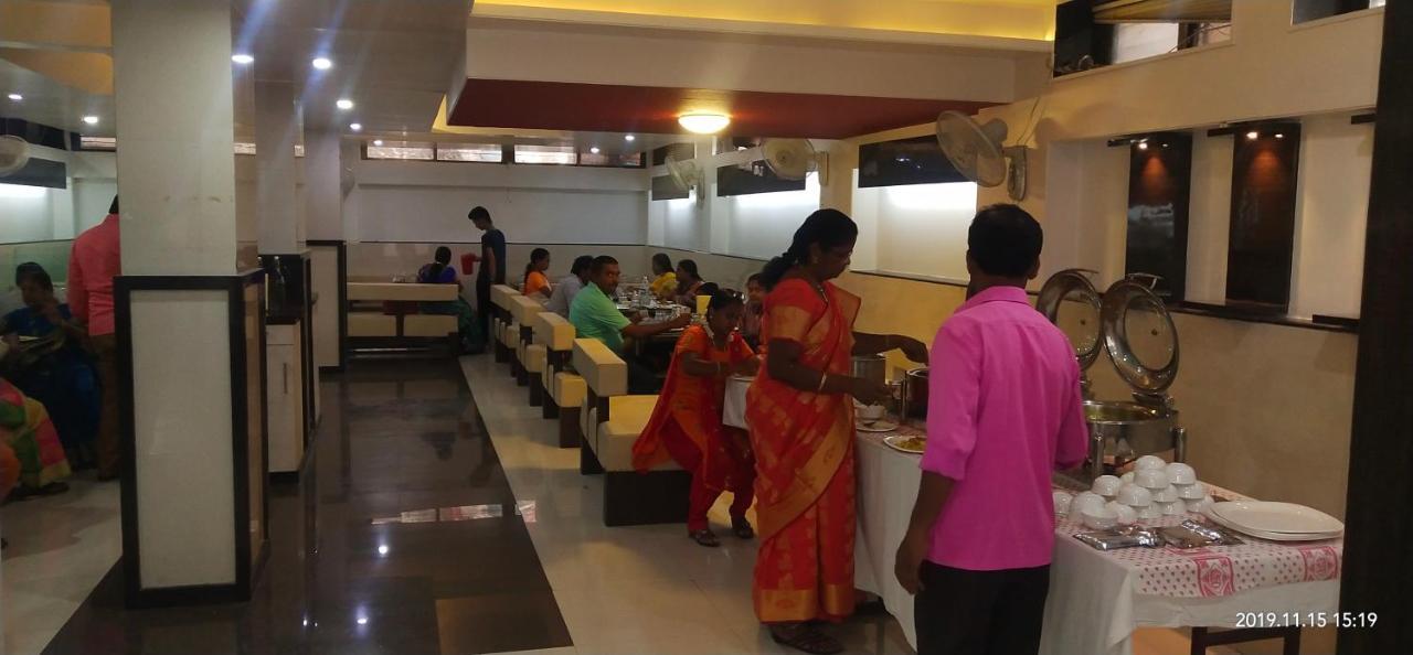 City Palace Hotel होटल सिटी पैलेस Nashik Dış mekan fotoğraf