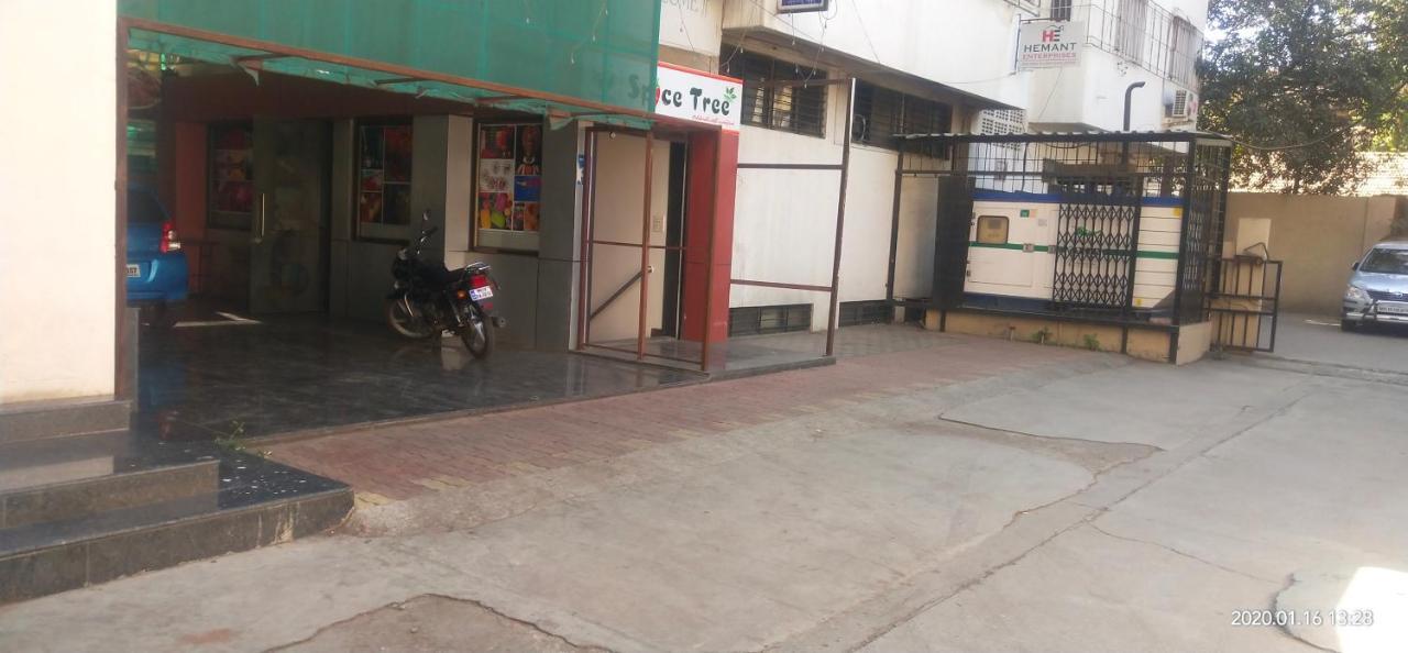 City Palace Hotel होटल सिटी पैलेस Nashik Dış mekan fotoğraf