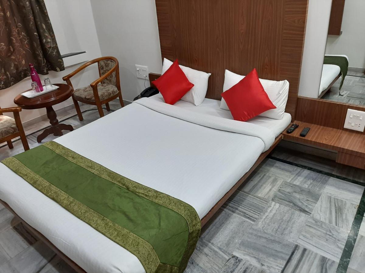 City Palace Hotel होटल सिटी पैलेस Nashik Dış mekan fotoğraf