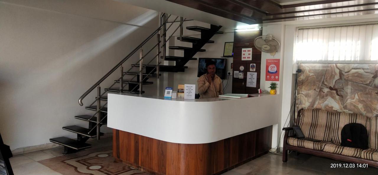 City Palace Hotel होटल सिटी पैलेस Nashik Dış mekan fotoğraf